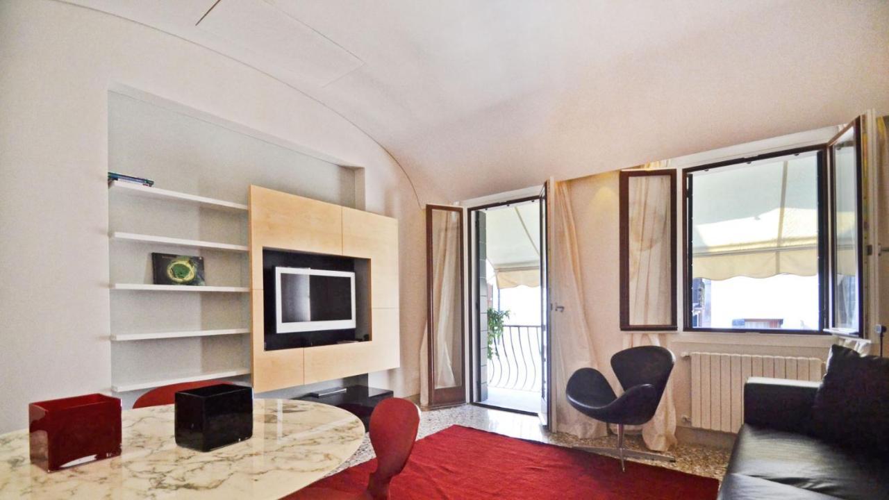 Ai Bareteri Luxury Canal View Venice Exterior photo